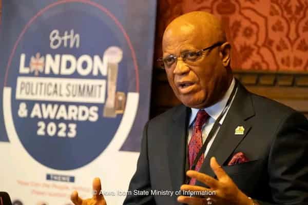 Governor Eno making presentation at the summit