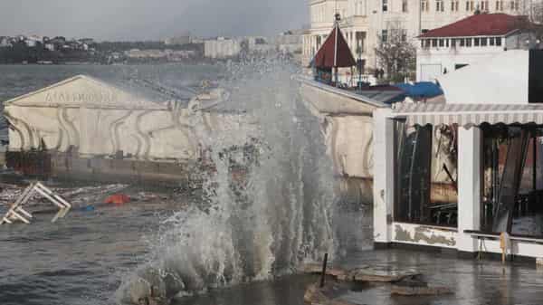 CRIMEA-WEATHER-STORM