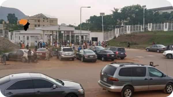 National-Assembly-complex-under-lock-and-key-2-Africangazette-2-678×381