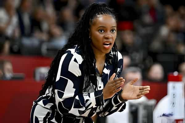 Rena-Wakama-DTigress-Nigeria-basketball-Coach