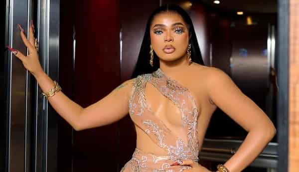 EDD8B53F-8589-42B3-BF76-4909AC6ECE29