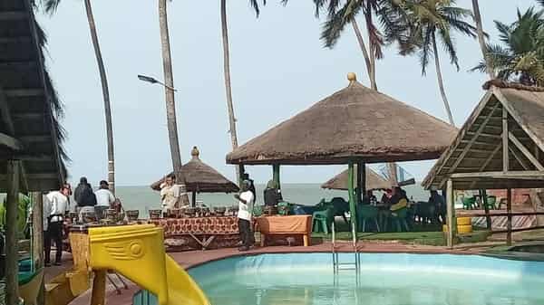 La Campagne Tropicana Beach Resort