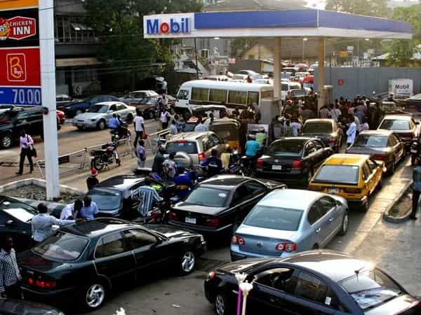 fuel-petrol-scarcity-queue