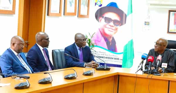 AMCON-visit–1320×703