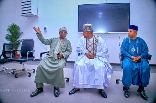 AAPU prisend visit Baba-Ahmed varsity