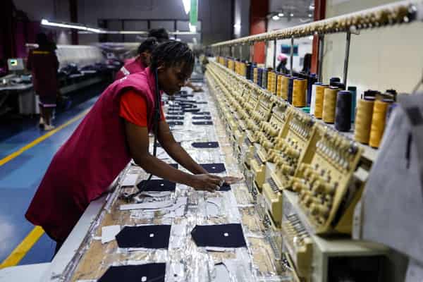 KENYA-ECONOMY-TRADE-DIPLOMACY-CLOTHING
