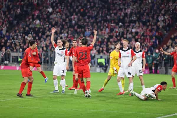 FBL-GER-BUNDESLIGA-BAYERN MUNICH-FRANKFURT