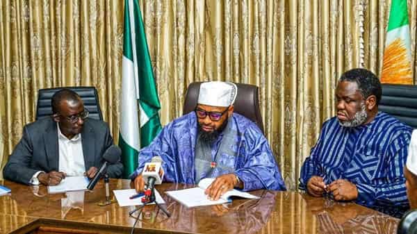 Niger-State-Governor,-Umar-Mohammed-Bago-(middle),-with-officials-of-National-Agricultural-Development-Fund-(NADF),-during-co-financing-agreement-signing