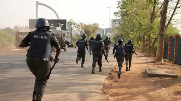 Nigerian-police-on-duty