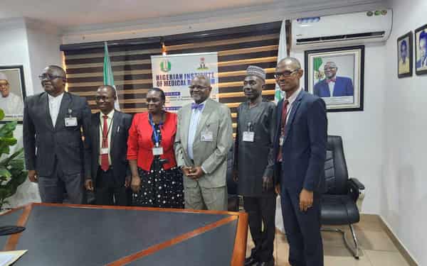 HEALTH-PIX,-PAGE-1,-4-4-25