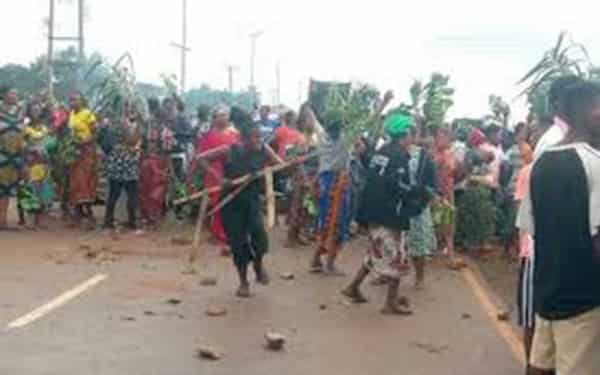 Protesters-students-accident