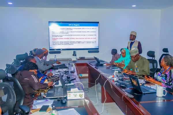 Niger, UNICEF train journalists in fight against measles