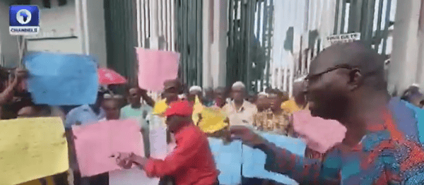 Federal pensioners protest at PTAD office in Lagos on Monday. Credit: Channels Television