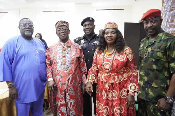 Photo: Middle, Former Deputy Governor of Rivers State, Gabriel Toby, and other stakeholders.