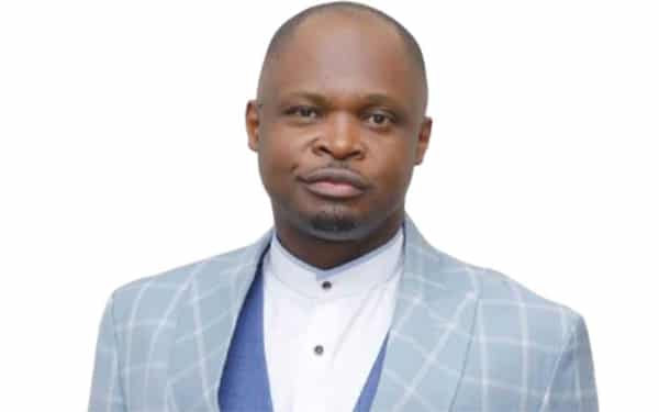 Dr_Ubong_Ntia_Pix_18-19_10_25-removebg-preview