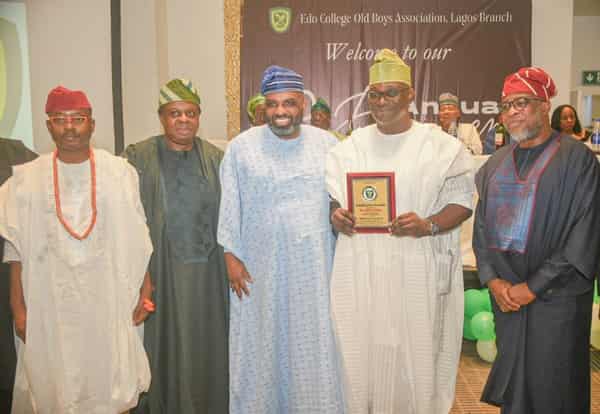 Akhigbe wins ECOBA Distinguished Old Boys Award