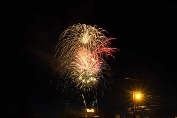 4th-of-July-Fireworks-e1472403421979