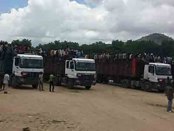 cameroon deports nigerians