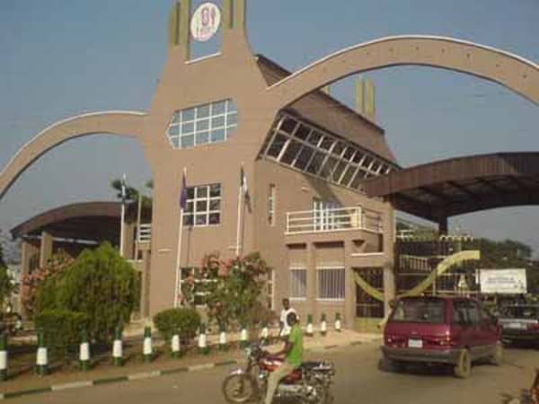 UNIBEN_MAIN_GATE.jpg-nigerianscholars