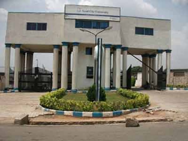 leadcityuniversity_267801_entrancegate