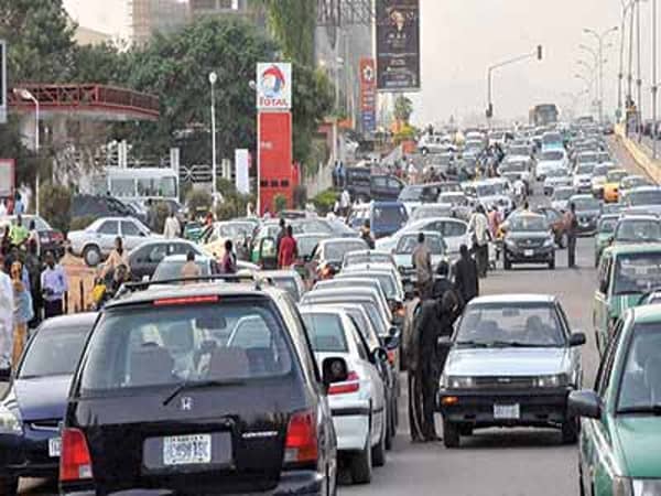 Fuel-Scarcity-Petrol-sells-for-N125-per-litre-in-Umuahia