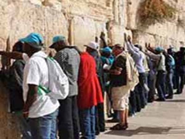 Nigeria-Pilgrims-at-Western-Wall
