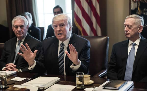 Pres. Donald trump meets with his Cabinet