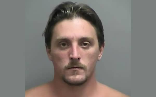 US manhunt underway for alleged gun thief who wrote manifesto to Trump