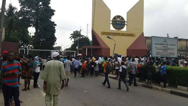 Parent-And-Student-Prostesting-At-Unilag-Front-Gate-Over-The-JAMB-New-Policy-See-Photos-07a927b26dabdb8f80024f38e8a637fa-Waploaded