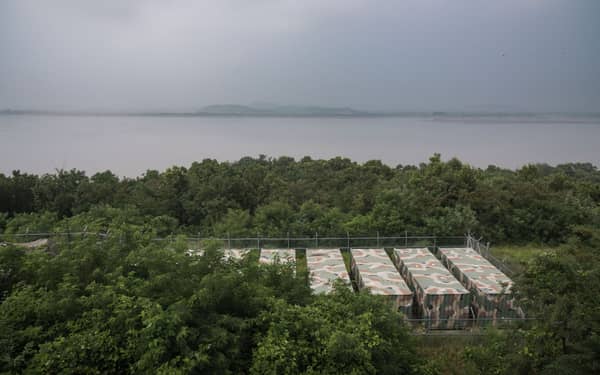 SKOREA-NKOREA-LIFESTYLE-POLITICS