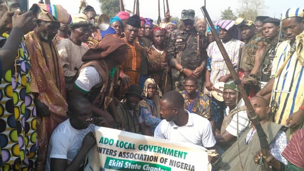 Ayo Fayose with hunters 1