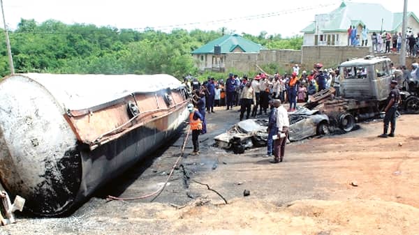 Pic. 25.  Scene of an accident where a 33,000 litre  Diesel T