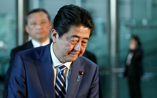 JAPAN-POLITICS-SCANDAL-ABE