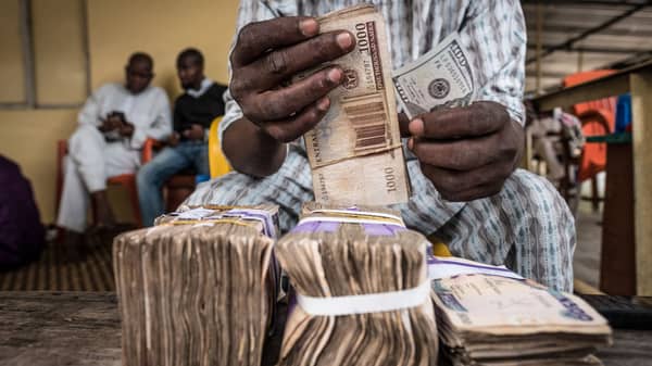 Nigerian Candidate Abubakar Vows to End Multiple Exchange Rates