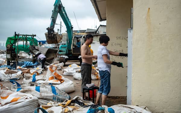 HONG KONG-PHILIPPINES-CHINA-WEATHER-TYPHOON-MANGKHUT