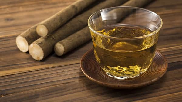 burdock-tea-840216568-5ad72be33de42300372b27d7