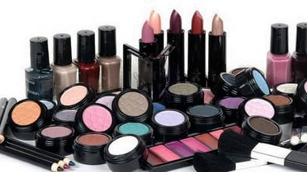 Where-to-Shop-for-Beauty-Products-Makeup-in-Mumbai-1