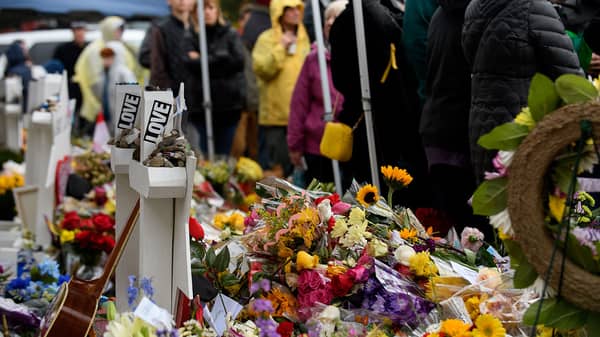 Pittsburgh Area Congregation Attend First Shabbat Since Last Saturday’s Synagogue Shooting