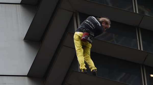 PHILIPPINES-FRANCE-CLIMBING-POLICE-SPIDERMAN