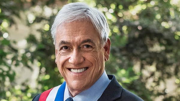 1200px-Retrato_Oficial_Presidente_Piñera_2018