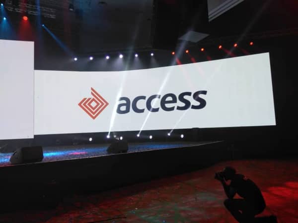 Access-Bank-Unveils-New-Logo-Following-Diamond-Bank-Merger-696×522