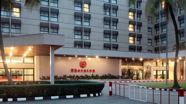 lossi-exterior-6192-hor-feat