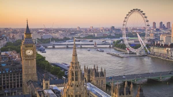 76709-640×360-houses-of-parliament-and-london-eye-on-thames-from-above-640