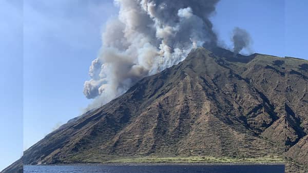 ITALY-VOLCANO-STROMBOLI-ERUPTION