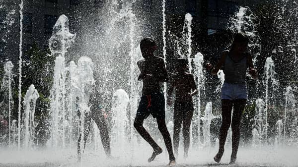 FRANCE-WEATHER-CLIMATE-HEAT
