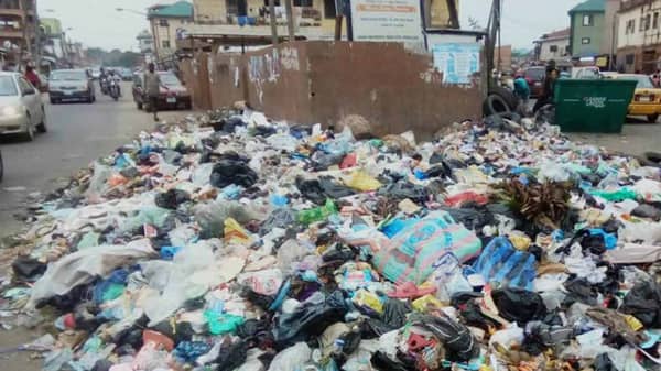 Pic.-9.-Heap-of-refused-on-Oyingbo-at-Apapa-Road-in-Lagos-1024×768