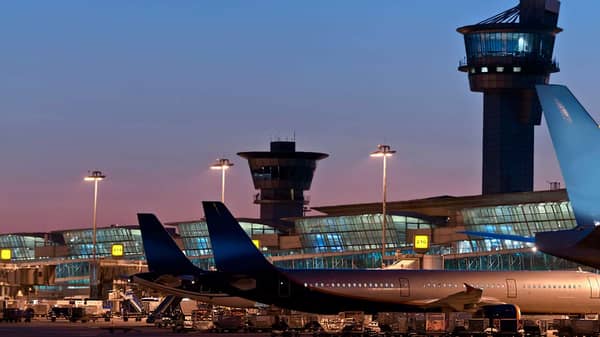 airport-terminal-aircrafts-at-dusk