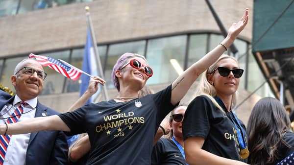 FILES-FBL-USA-WOMEN-KNEELING-PROTEST-US-POLITICS-RACE