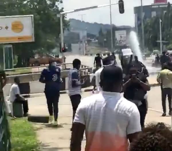 02311ED0-7E23-44D4-8738-4301C6D85782