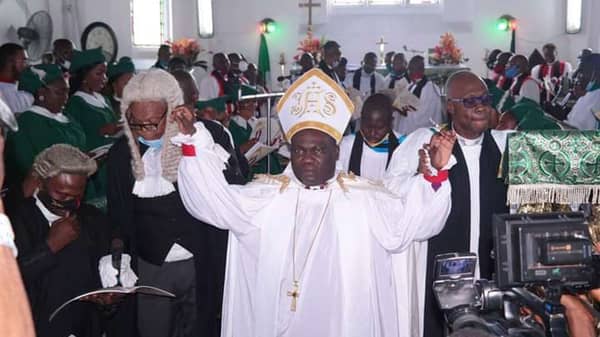 Bishop-Enoch-being-presented-